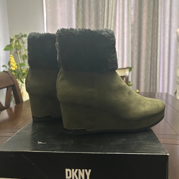 New in Box. DKNY Nadra-Wedge Bootie, Faux Cow Fur, Camo Green/Blk - Picture 5 of 10